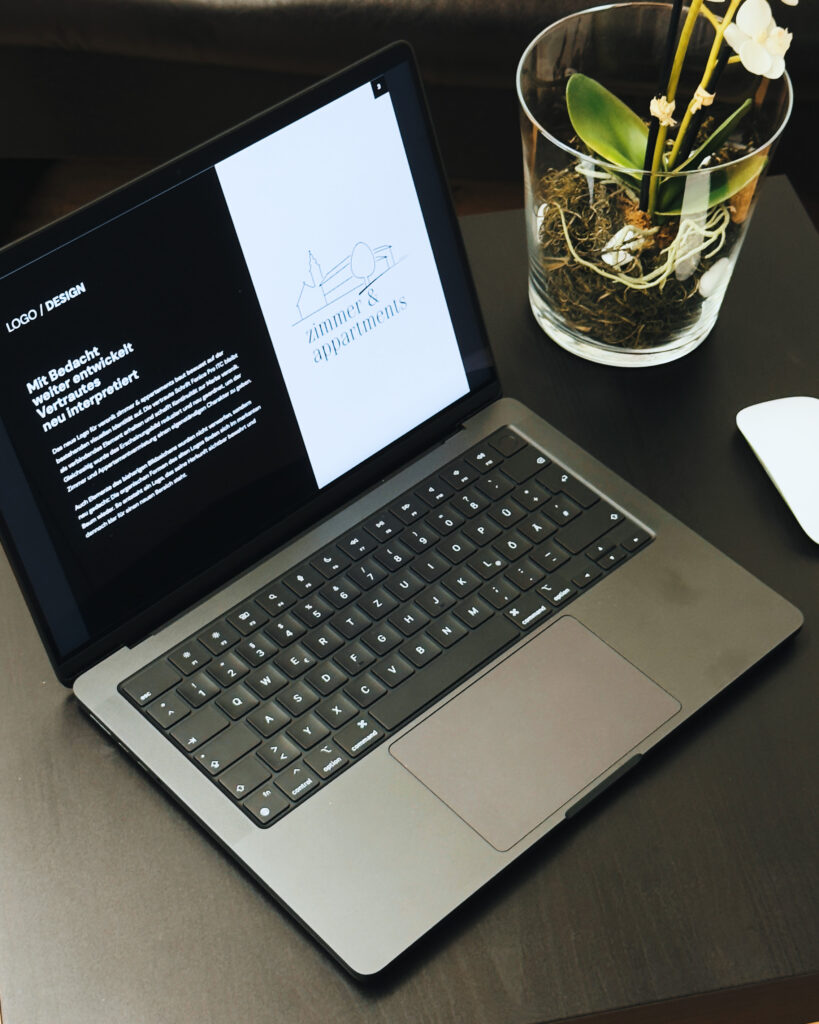 Veronik Mockup