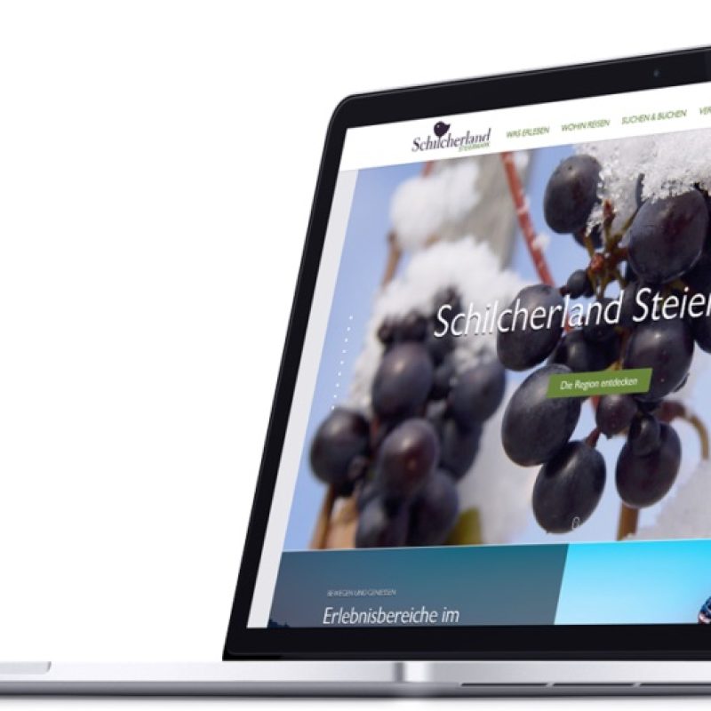 MacBook mit Schilcherland Webseite